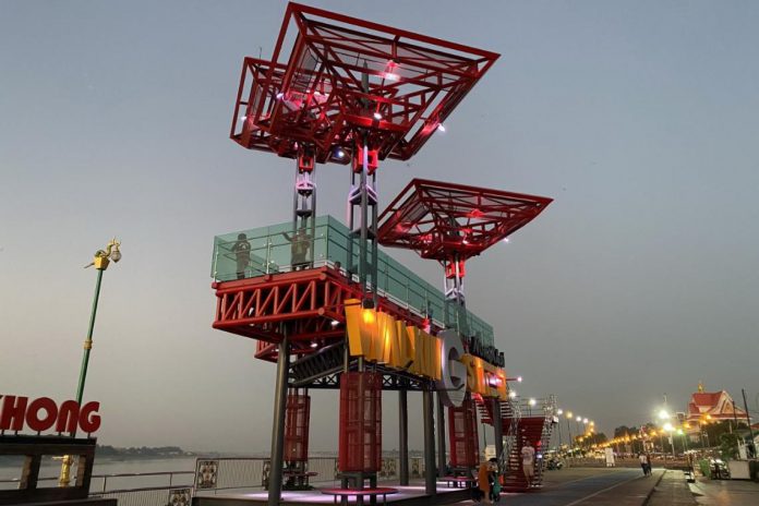 1a09558626c3ff218af8367751faf68e13e43701dc50cb158bb56bda35db02ff